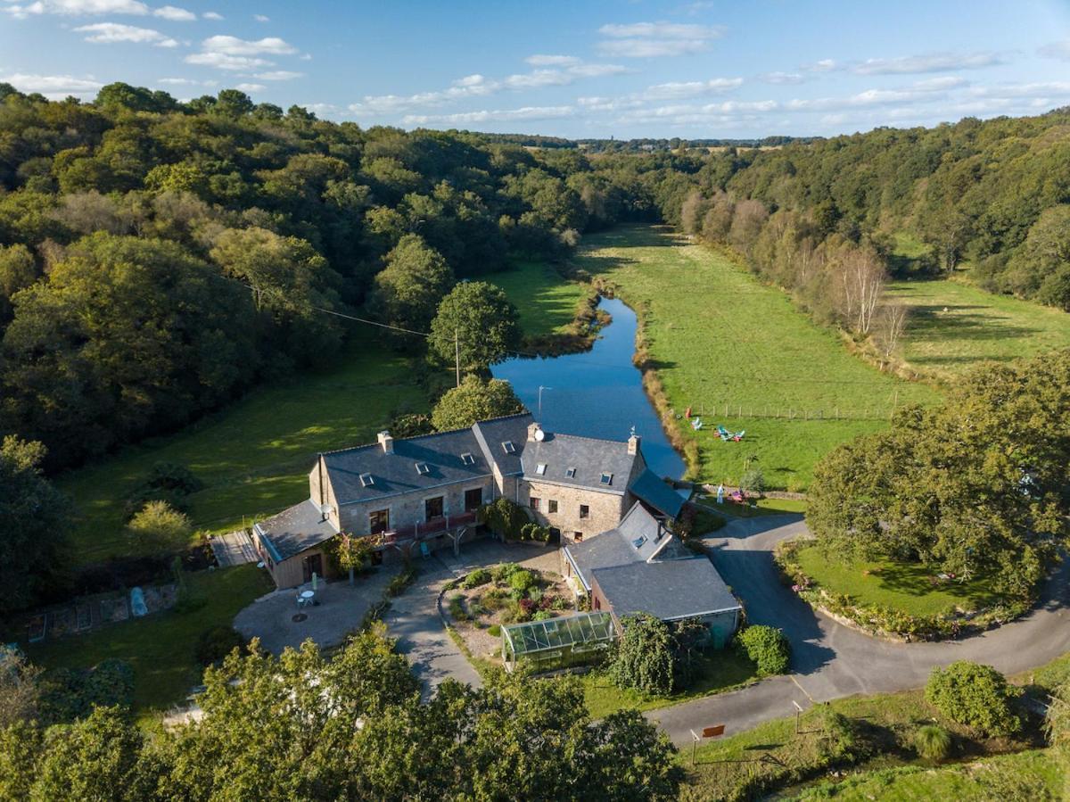 Le Moulin Des Hirondelles Bed & Breakfast Pluvigner Dış mekan fotoğraf